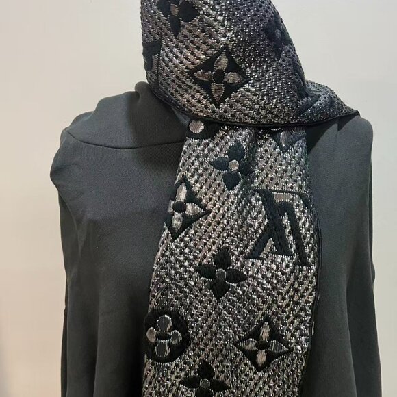 Louis Vuitton LV Monogram Logomania Shine Black Scarf Brand New - Picture 5 of 6